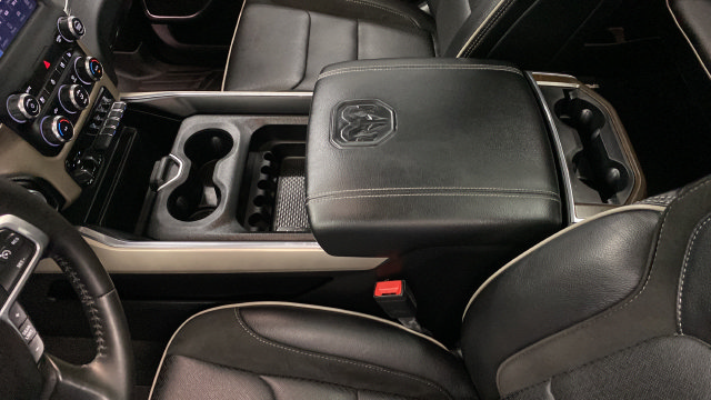 Used 2022 RAM 1500 Laramie AWD/4WD image 18