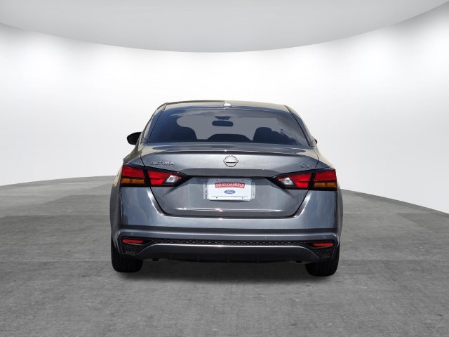Used 2024 Nissan Altima 2.5 SV FWD image 5