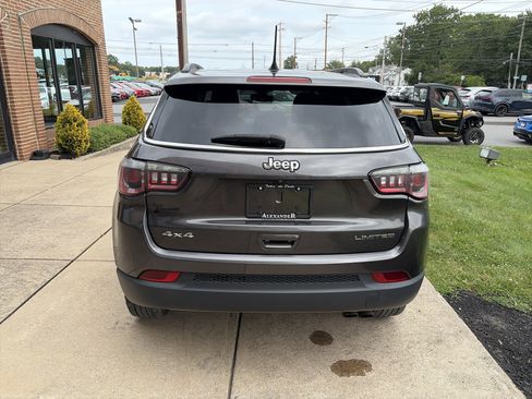 Used 2019 Jeep Compass Limited AWD/4WD image 4