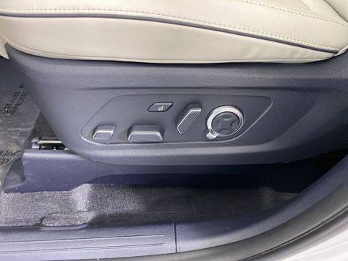 Used 2024 Hyundai Palisade Calligraphy image 8