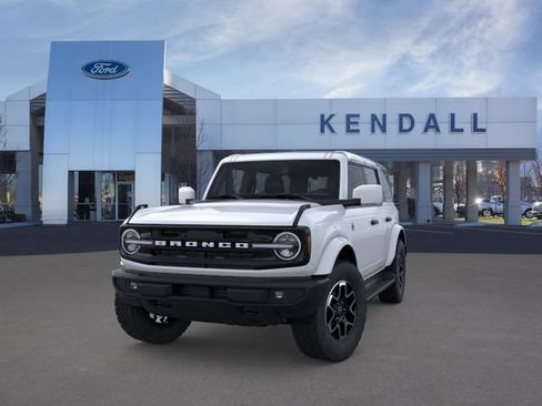 Used 2026 Ford Bronco Outer Banks AWD/4WD image 2