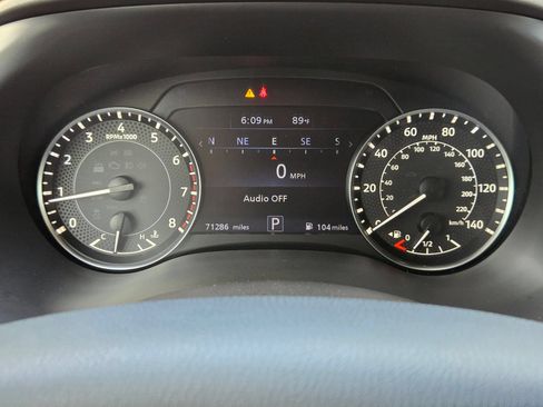 Used 2021 Nissan Armada SV w/ SV Appearance Package RWD image 22