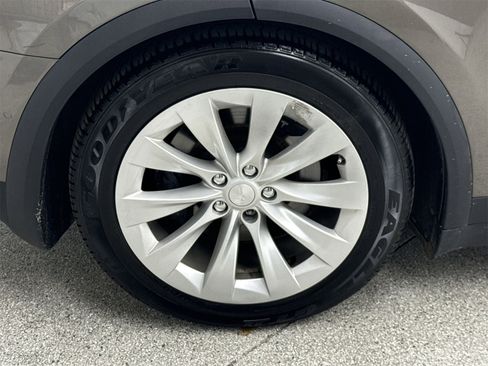 Used 2016 Tesla Model X 90D image 38