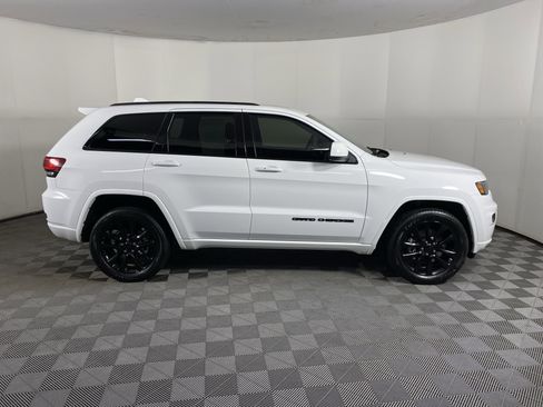 Used 2021 Jeep Grand Cherokee Laredo X AWD/4WD image 8