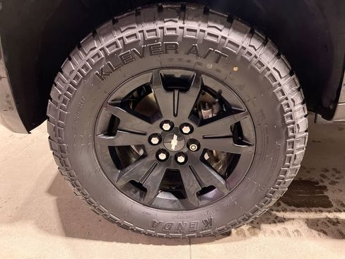 Used 2017 Chevrolet Colorado Z71 image 10