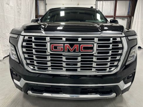 Used 2025 GMC Yukon XL Denali w/ Sun & Power Step Package AWD/4WD image 2