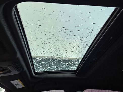 Used 2017 BMW 330i xDrive Sedan image 25