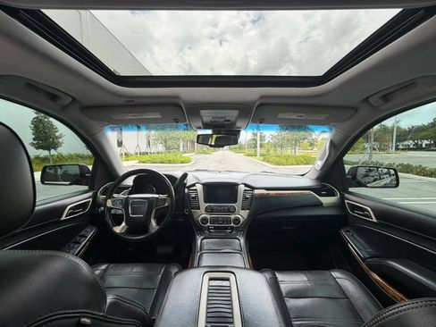 Used 2015 GMC Yukon XL Denali w/ Premium Package RWD image 20