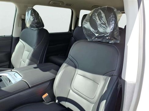 New 2026 Nissan Armada SV image 12