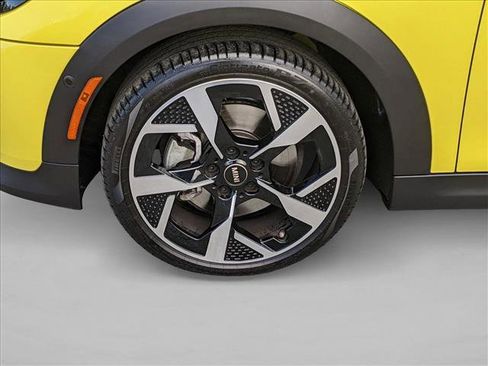 Certified 2025 MINI Cooper S image 22