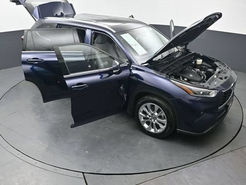 Certified 2024 Toyota Highlander Limited AWD/4WD image 57