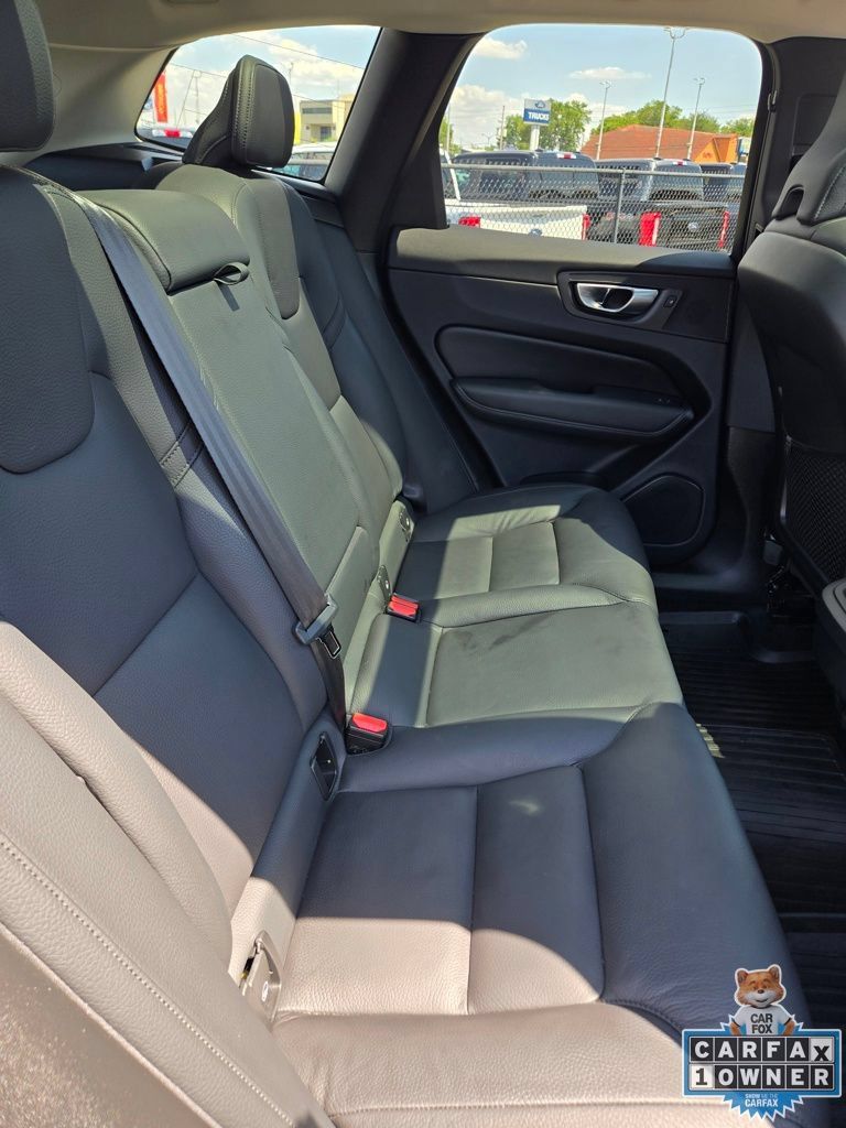 Used 2024 Volvo XC60 B5 Plus AWD/4WD image 46