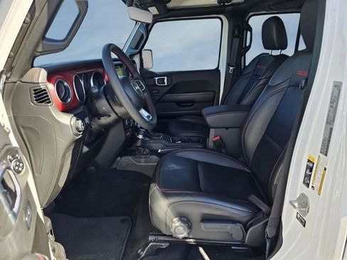 Used 2023 Jeep Gladiator Rubicon w/ Cold Weather Group AWD/4WD image 18