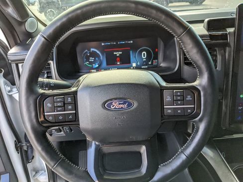Used 2024 Ford F150 Lightning Platinum image 31