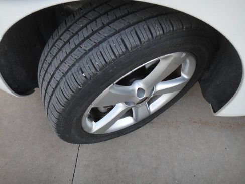 Used 2007 Volkswagen Beetle Triple White Edition image 20