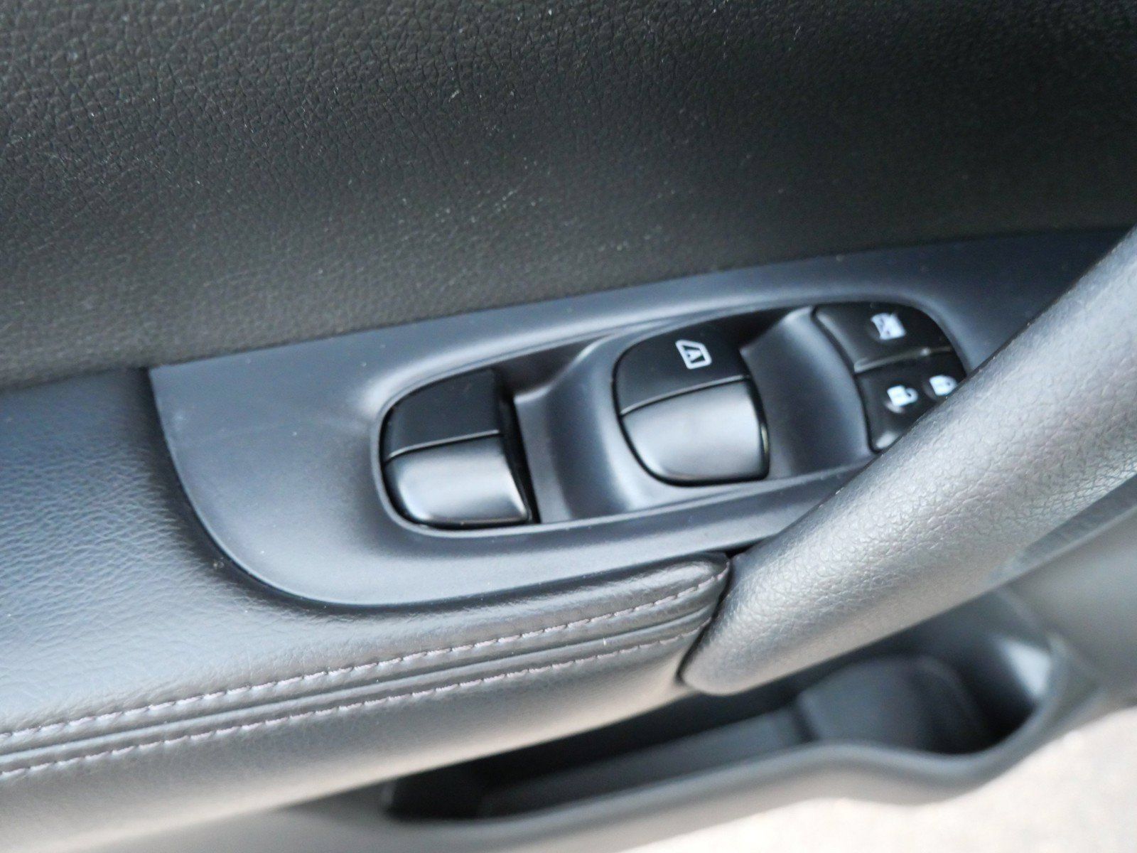 Used 2015 Nissan Rogue SL w/ SL Premium Package AWD/4WD image 16