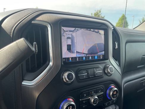 Used 2022 GMC Sierra 2500 Denali AWD/4WD image 16