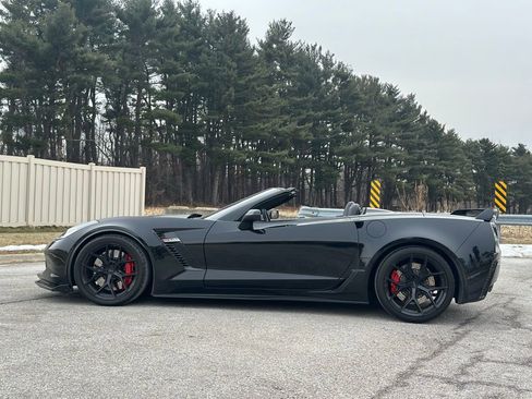 Used 2015 Chevrolet Corvette Z06 w/ 3LZ Preferred Equipment Group image 4