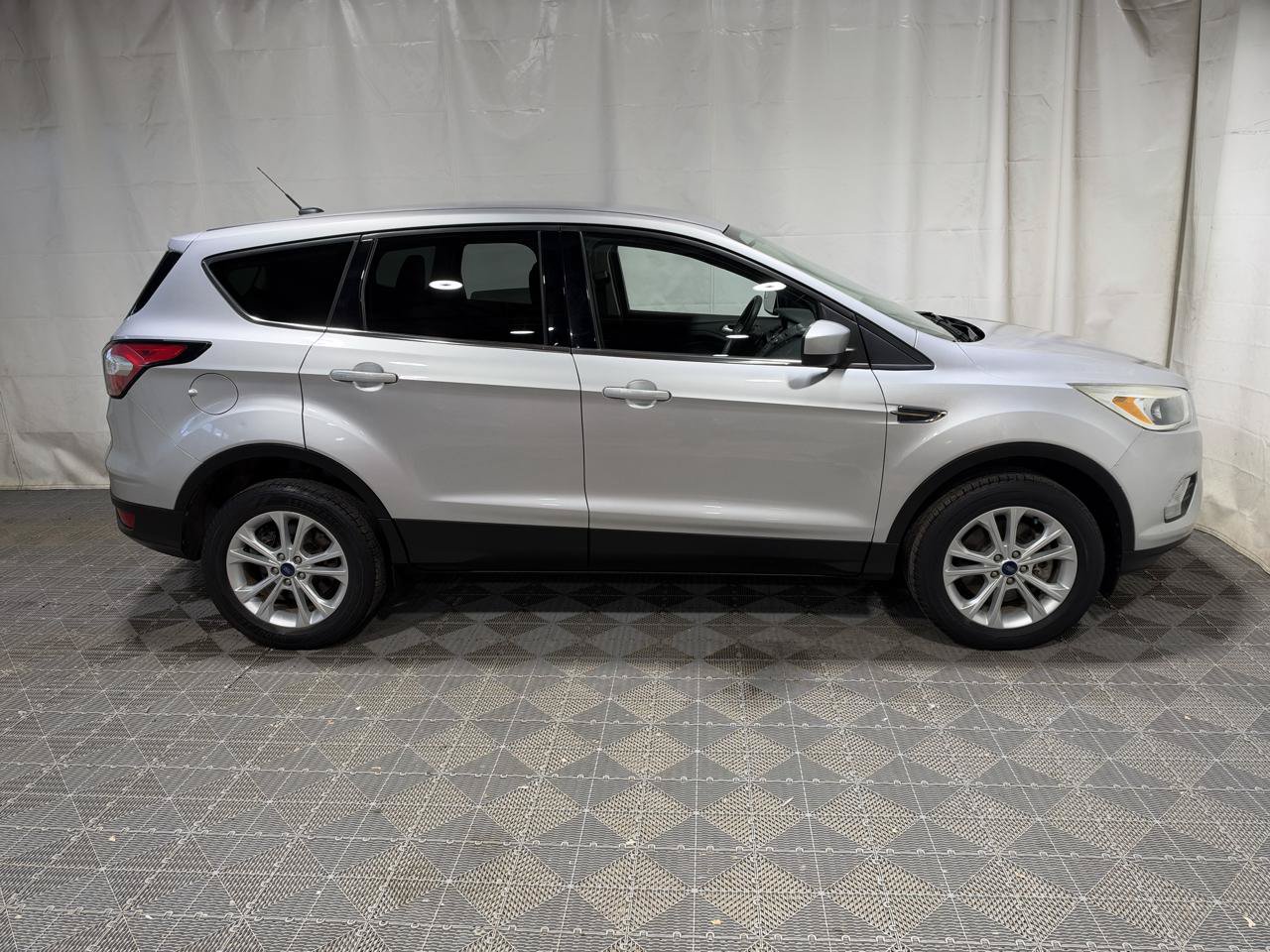 Used 2017 Ford Escape SE AWD/4WD image 6