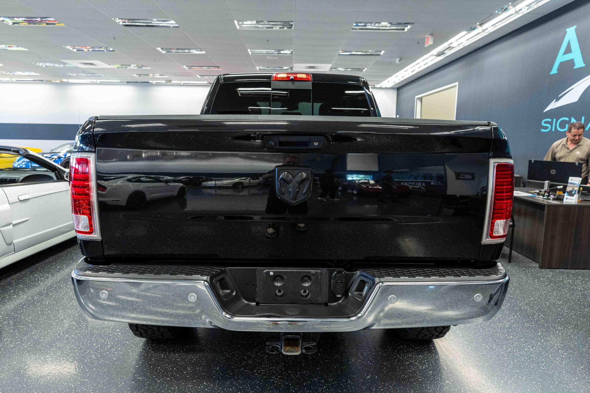 Used 2016 RAM 3500 Laramie Longhorn w/ Convenience Group AWD/4WD image 6