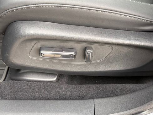 Certified 2025 Acura ADX AWD image 31