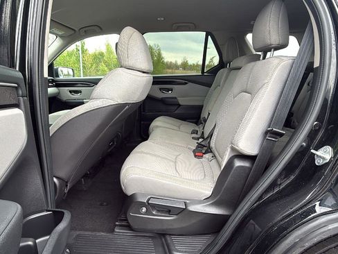 Used 2023 Honda Pilot LX image 25