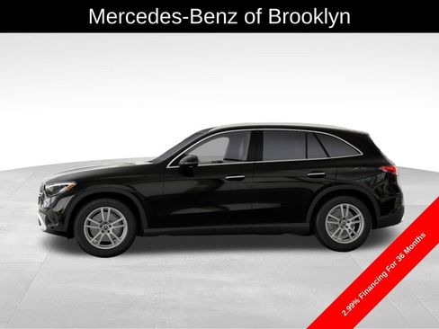 Used 2025 Mercedes-Benz GLC 300 4MATIC image 36