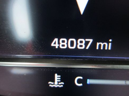 Certified 2023 Chevrolet Tahoe High Country w/ Advanced Technology Package image 33