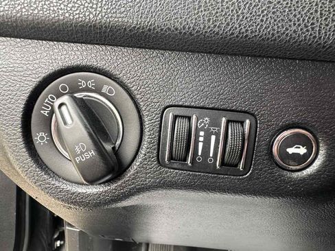 Used 2016 Chrysler 300 S RWD image 13