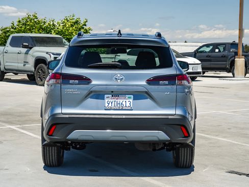 Used 2026 Toyota Corolla Cross LE FWD image 7