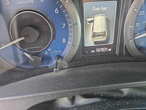 Used 2015 Toyota Sienna Limited Premium FWD image 6