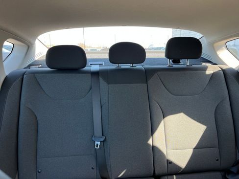 Used 2025 Kia K4 LXS image 38