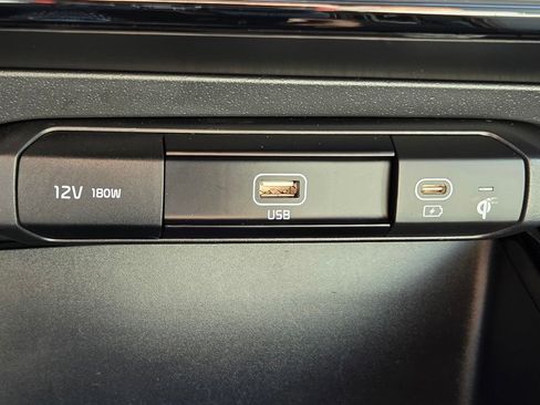 Used 2023 Kia Niro EX Touring FWD image 28