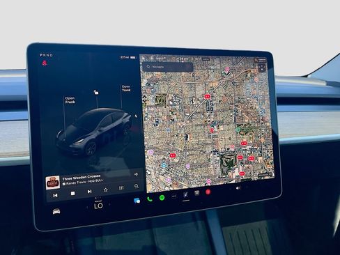 Used 2025 Tesla Model Y Long Range AWD/4WD image 13