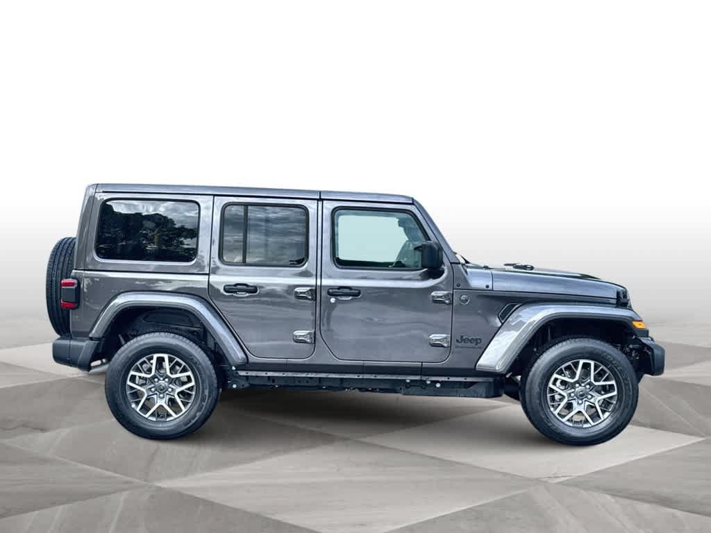 Used 2026 Jeep Wrangler Unlimited Sahara AWD/4WD image 9