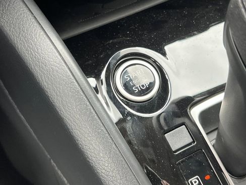 New 2025 Nissan Versa SV w/ Trunk Package image 21