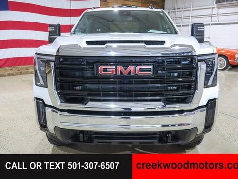 Used 2024 GMC Sierra 2500 Pro AWD/4WD image 2