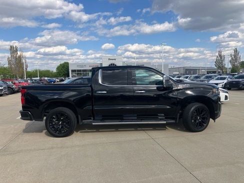 Used 2021 Chevrolet Silverado 1500 High Country w/ Technology Package AWD/4WD image 5