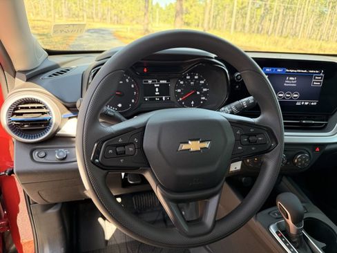 New 2026 Chevrolet Trax LS w/ LS Convenience Package image 17