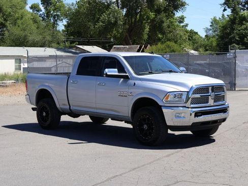 Used 2017 RAM 2500 Laramie AWD/4WD image 3