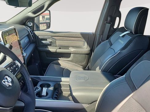 New 2025 RAM 2500 Laramie AWD/4WD image 11