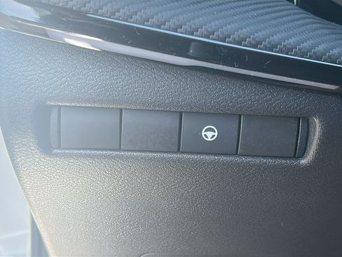Certified 2025 Nissan Kicks SR AWD/4WD image 16