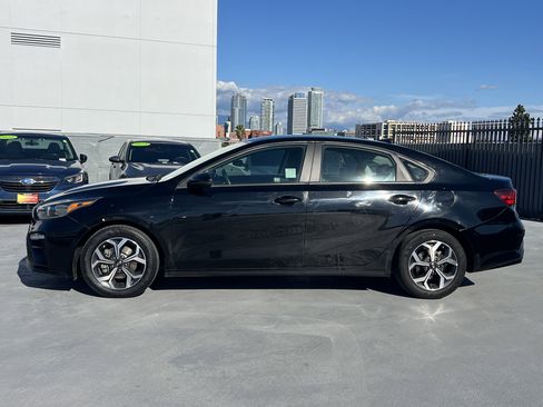 Certified 2021 Kia Forte LXS image 3