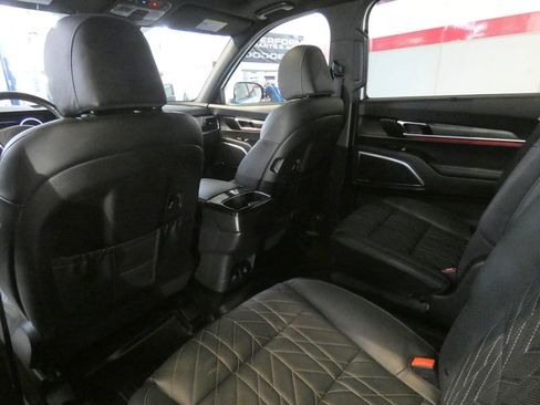 Used 2024 Kia Telluride AWD image 24