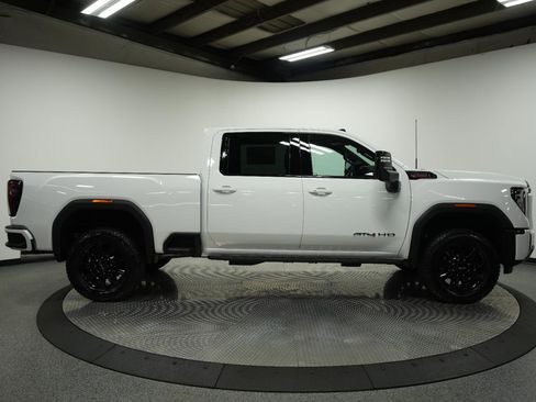 New 2026 GMC Sierra 2500 AT4 w/ AT4 Premium Plus Package image 9