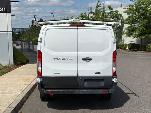 Used 2016 Ford Transit 250 130 Low Roof RWD image 4