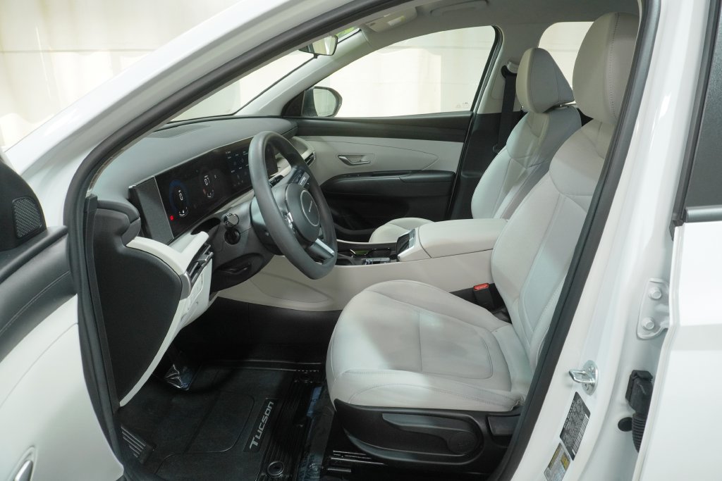 Certified 2025 Hyundai Tucson SE AWD/4WD image 12