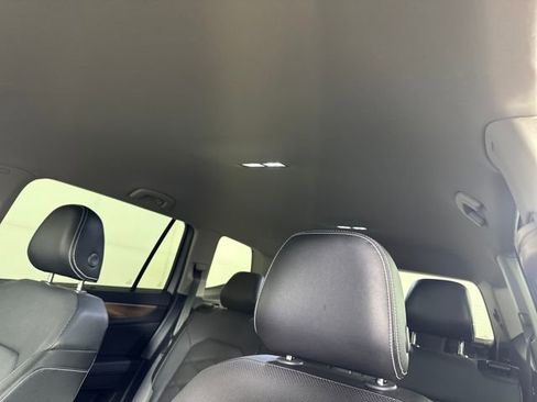 Used 2025 Volkswagen Atlas SE image 12