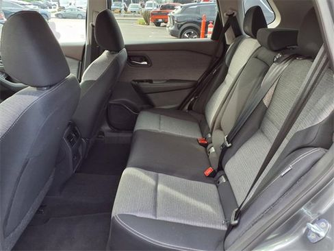 Used 2023 Nissan Rogue SV image 16