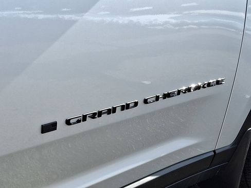 New 2025 Jeep Grand Cherokee L Altitude image 31